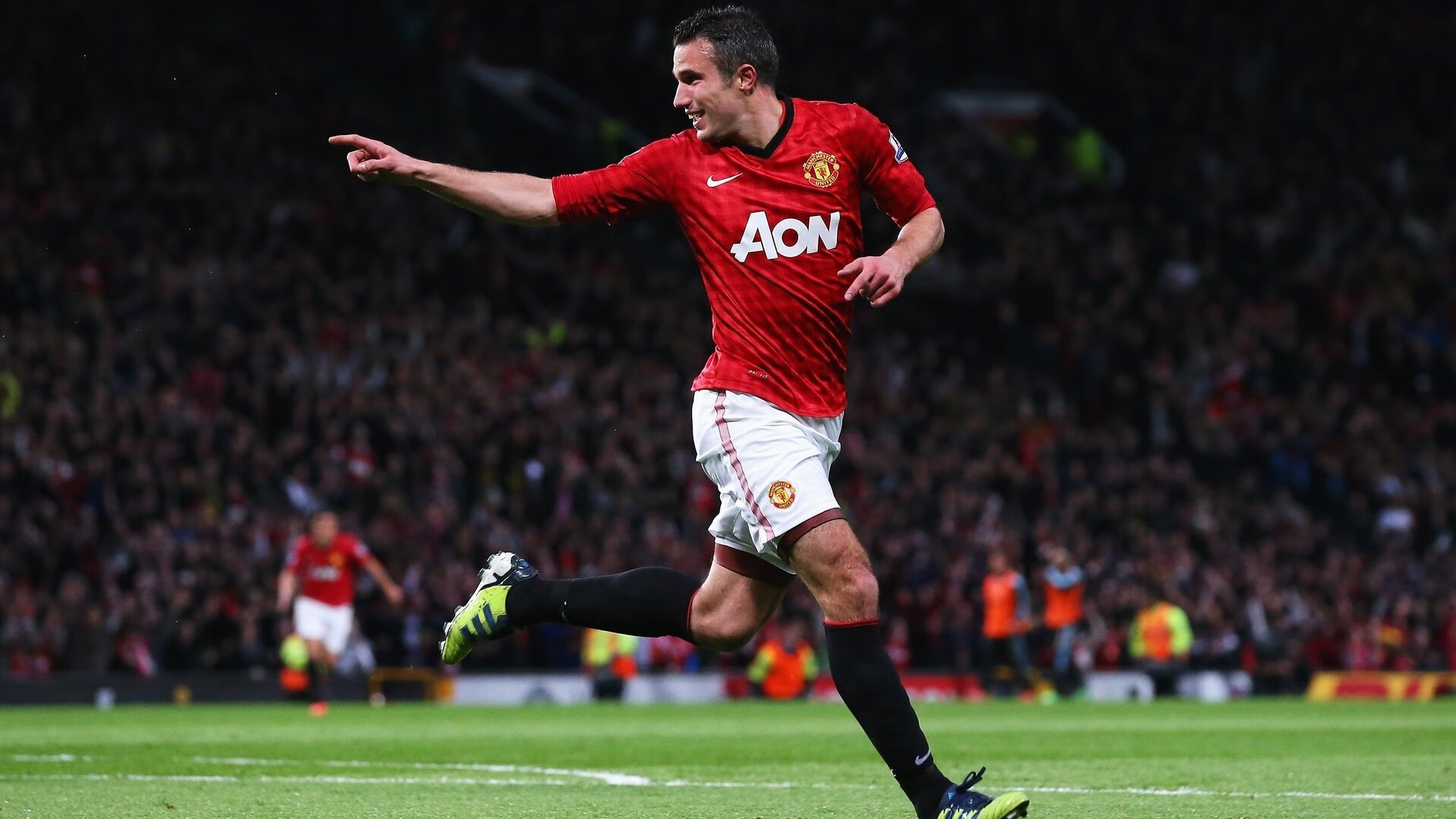 内马尔在皇家马德里比赛中持续失利，重返赛场引发热议！比赛高潮迭起